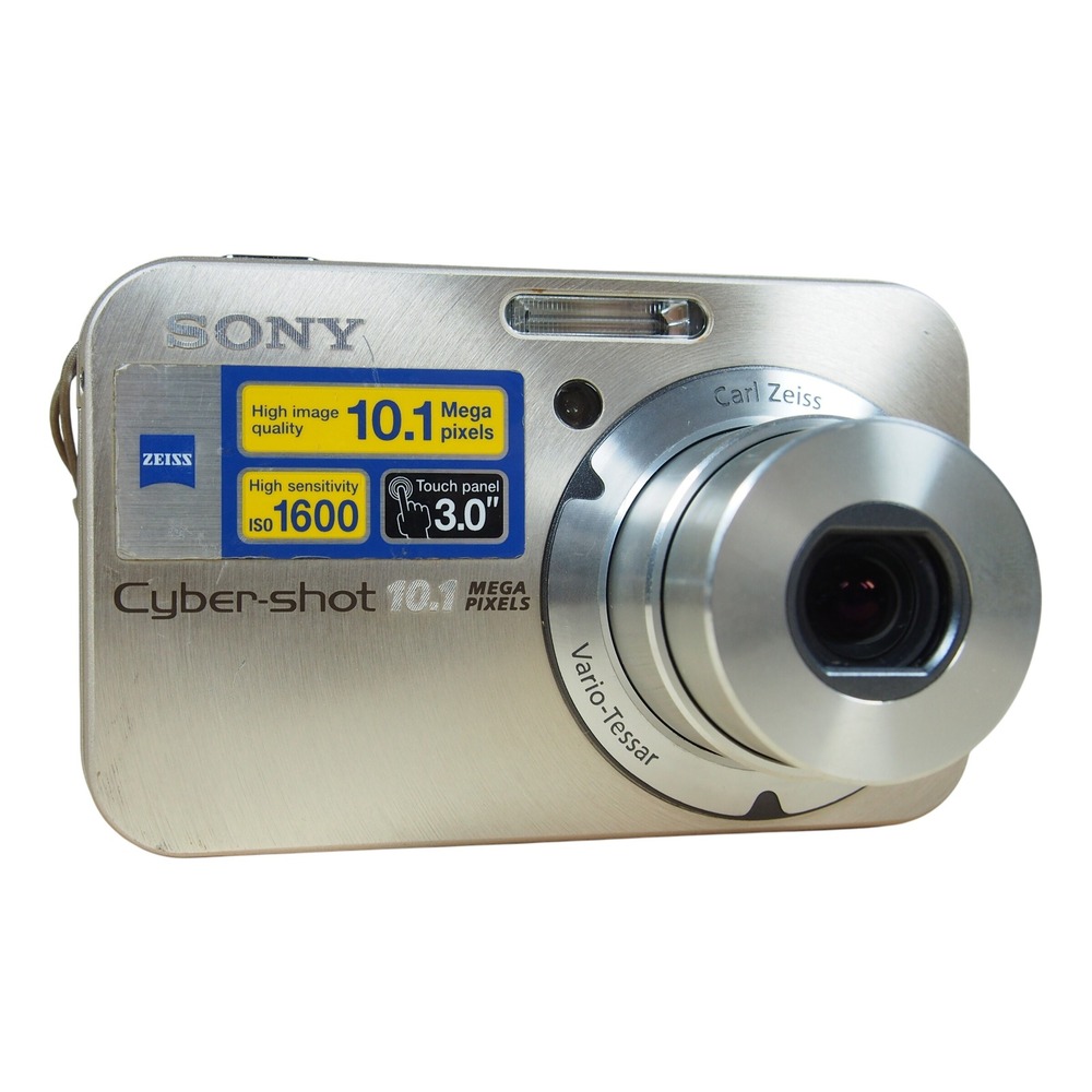 Sony CyberShot DSC-N2 10.1MP Digital Camera Bundle Silver w/Charger +‎ Battery